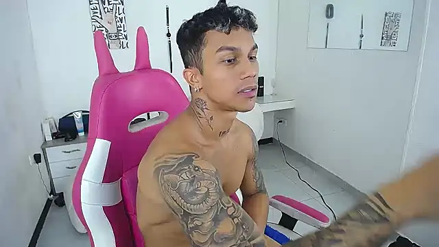 Leonard_Price's Live XXX Chat