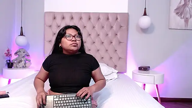 Kiri_Black_ live XXX chat