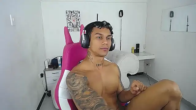 Leonard_Price Webcam Show