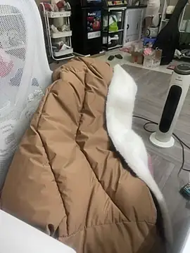 Mina048 Adlı Modelin Canlı XXX Sohbeti