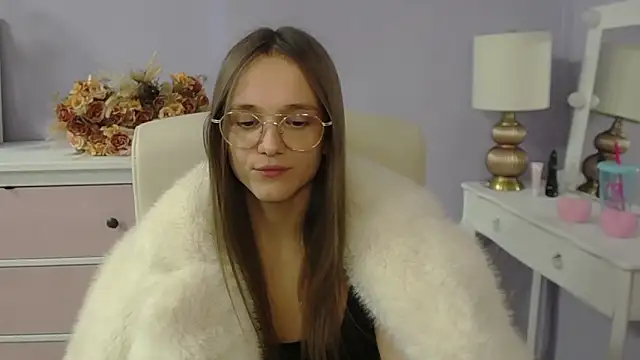 dirtyxEmily Adlı Modelin Canlı XXX Sohbeti