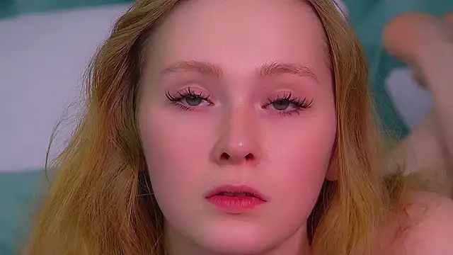 AgataFoxley Adlı Modelin Canlı XXX Sohbeti