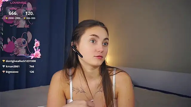 LoraDavi Chat XXX live