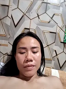 Chat +18 de Nika_hot10 ao vivo