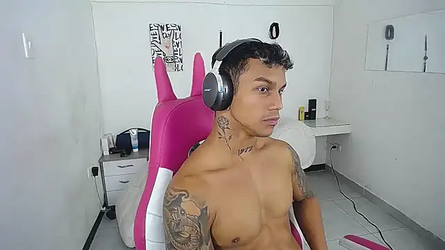 Leonard_Price webkamerás műsora