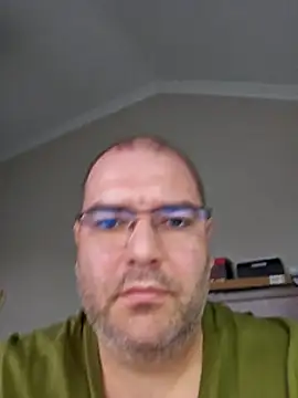 Andrew1900529 Live XXX Chat