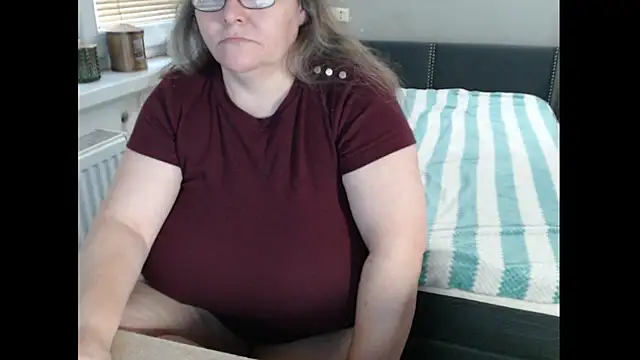 Онлайн чат XXX Sweetboobs