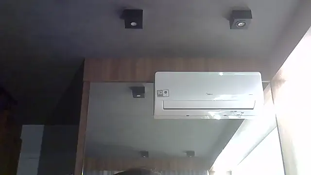 SkinnyKitten's Live XXX Chat