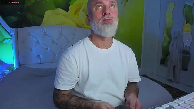 BlowMyXXL's Webcam Show