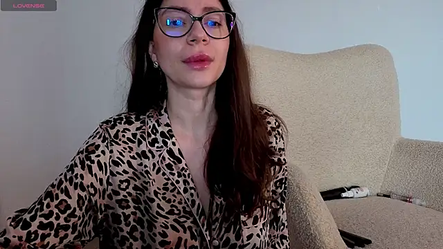 Jullyenn3: απευθείας συνομιλία ΧΧΧ