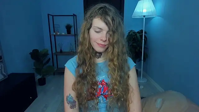 RayaNenlia's Live XXX Chat