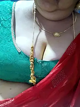 tamilthanushri's Live XXX Chat