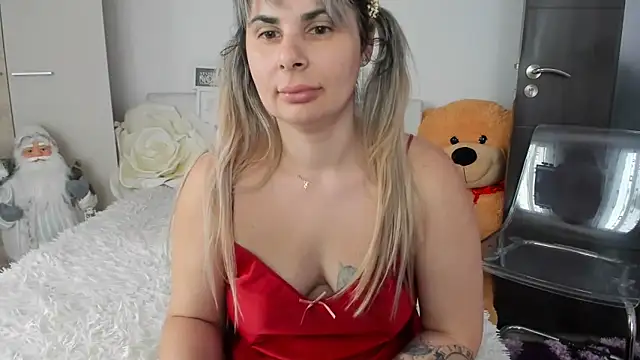 sweetemy4u's Live XXX Chat