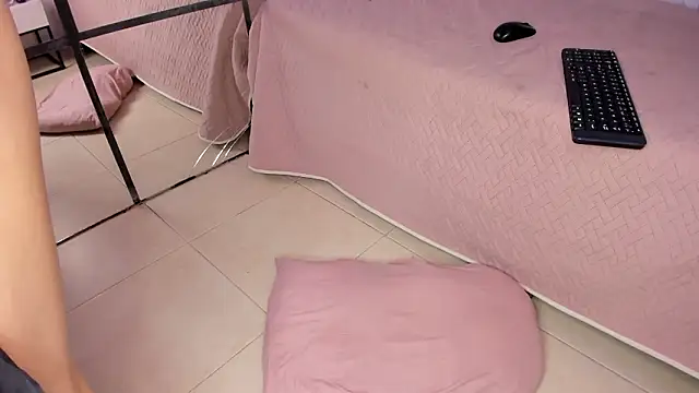 _LittleLia élő XXX-chatje