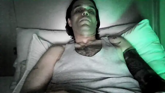 Chatroom XXX en direct de StuntingSpunMarine69