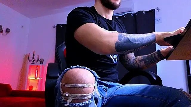 MightyAaron66 Live XXX-chat