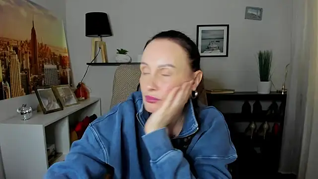 XXX chat uživo modela Velvet_Jasmine