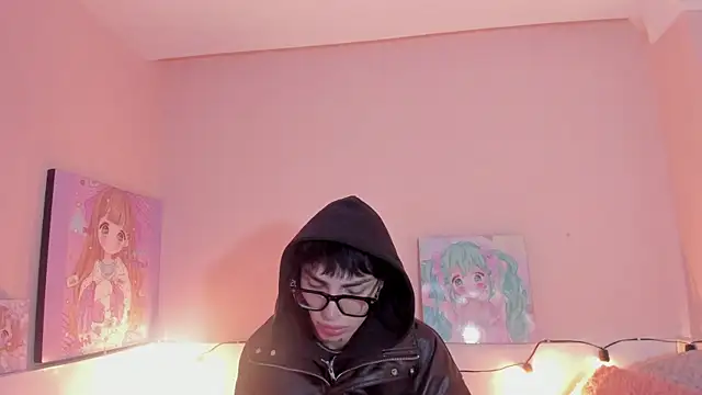 Strawberry_Kitty_'s Live XXX Chat