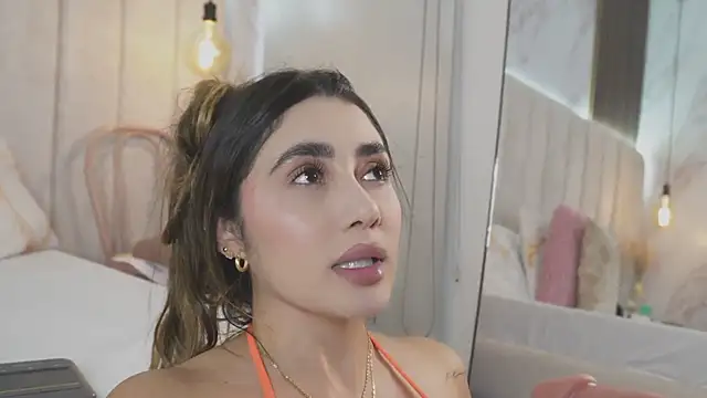 Czat XXX na żywo – Annyy_Rosse