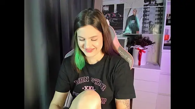 NikkieKitty's Live XXX Chat