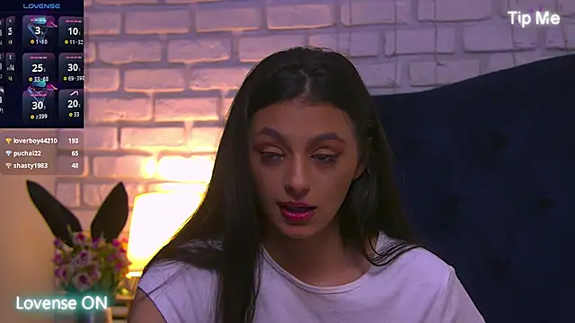 دردشة Yameera الجنسية المباشرة