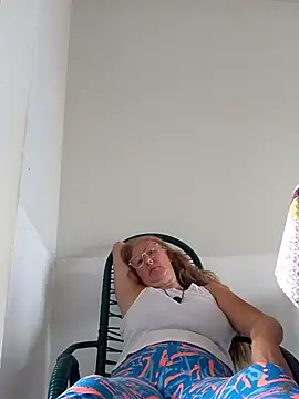 MILEIDE980's Live XXX Chat