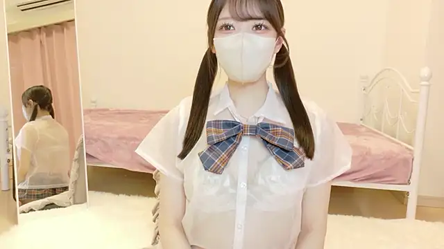 roachan_'s Live XXX Chat