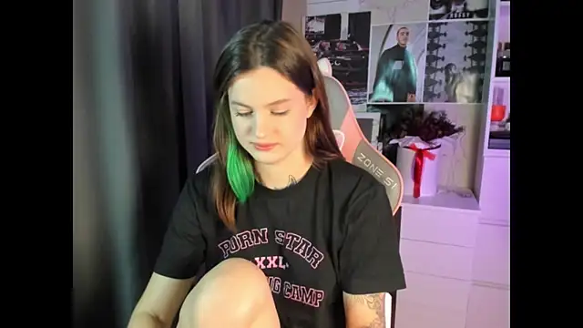 NikkieKitty's Live XXX Chat