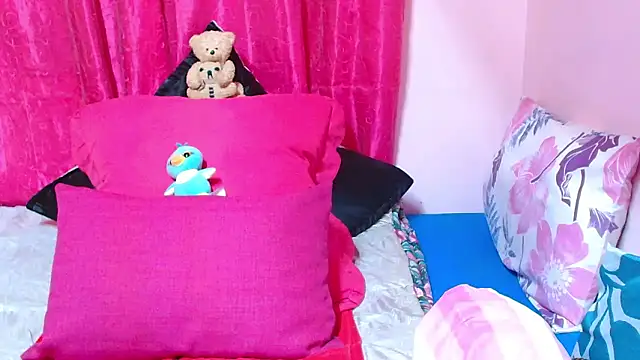 SLUTTYROXY's Live XXX Chat