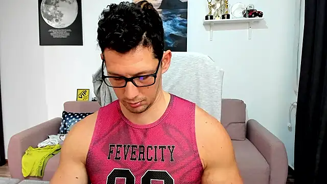 BrutusK08's Live XXX Chat