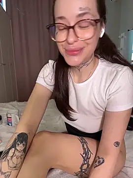 fuckdoll_18's Live XXX Chat