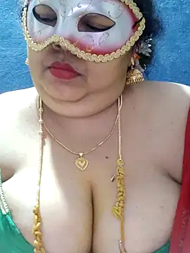 tamilthanushri Chat XXX in diretta