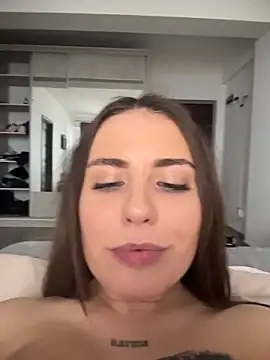 XXX chat uživo modela SelenaJenner