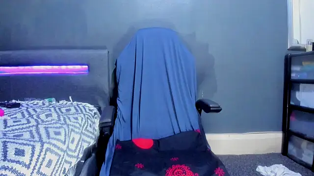 Онлайн чат XXX Noielya_Shot