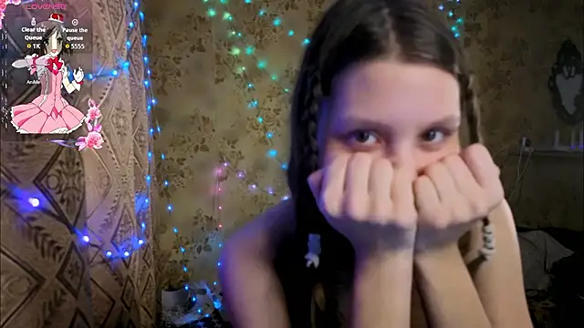 QutieDaSweet Adlı Modelin Canlı XXX Sohbeti