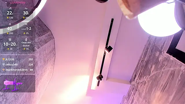 Онлайн чат XXX saracaball_