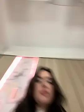 TrishaWinslet's Live XXX Chat