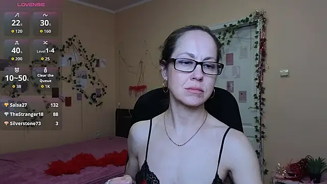 Ronda_Roni Chat XXX live