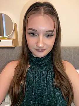 AdelinaEmber Chat XXX live