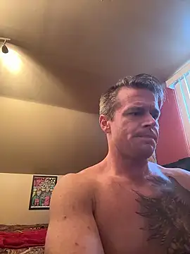 DILFiGuess1's Live XXX Chat