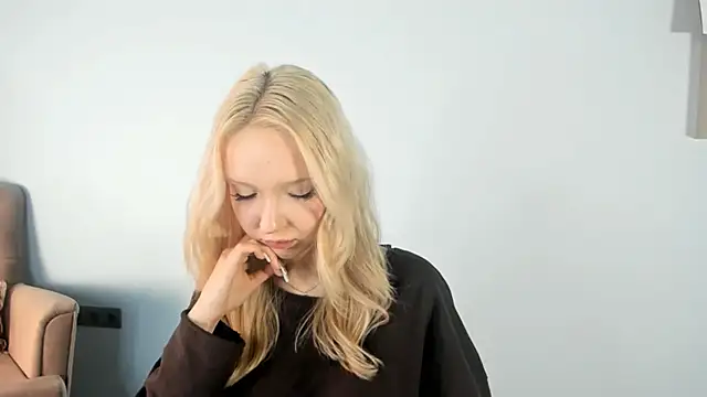 LatrinaNivala's Live XXX Chat