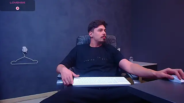 EnzoRace's Live XXX Chat