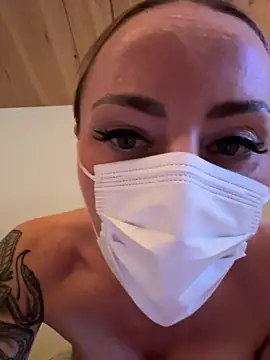 EmaSalis Live XXX Chat