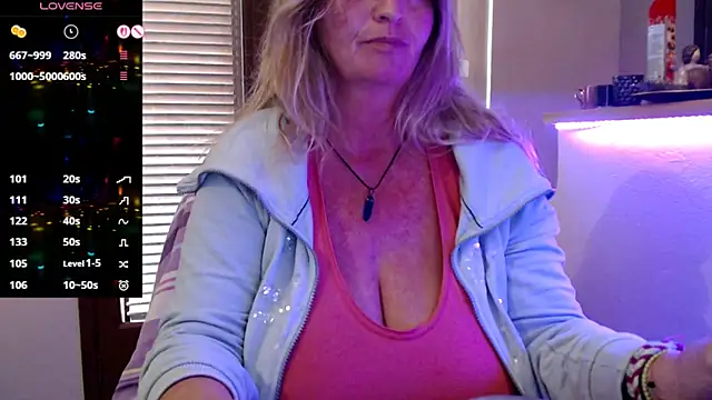 Chatroom XXX en direct de JennaDeluxe