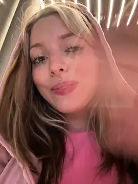 LoraaDoll's Live XXX Chat