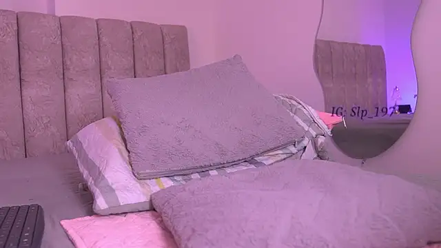 sara_lopee1 webcam show