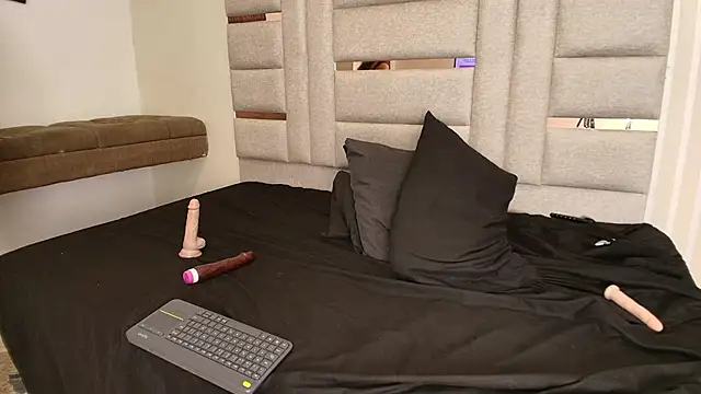 LittlePeach_'s Live XXX Chat