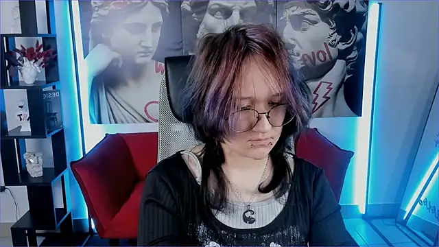 Sylvia_Reed Adlı Modelin Canlı XXX Sohbeti