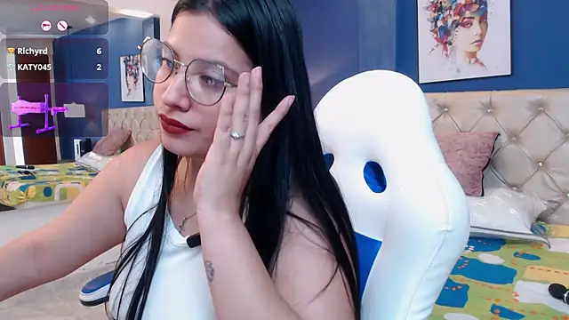 Lucy_whitee Chat XXX live