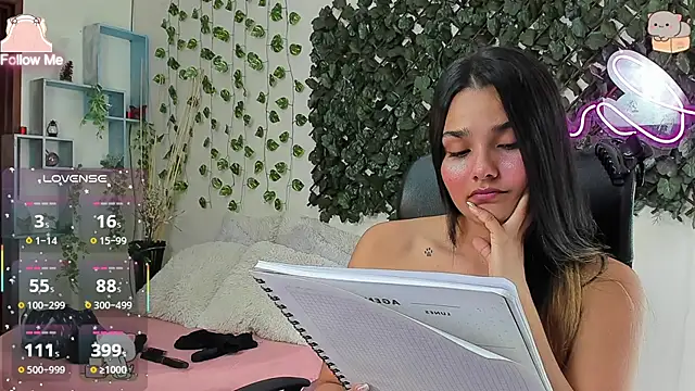 DestinyHills' Live XXX Chat